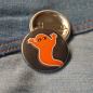 Preview: Ansteckbutton Geist auf Jeans mit Rückseite