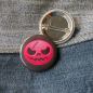 Preview: Ansteckbutton Fratze pink auf Jeans mit Rückseite