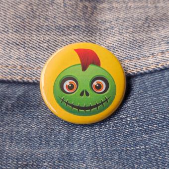 Ansteckbutton Fratze Punk auf Jeans