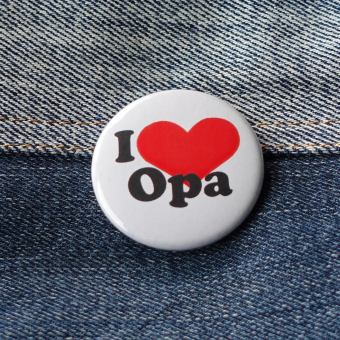 Ansteckbutton I love Opa auf Jeans