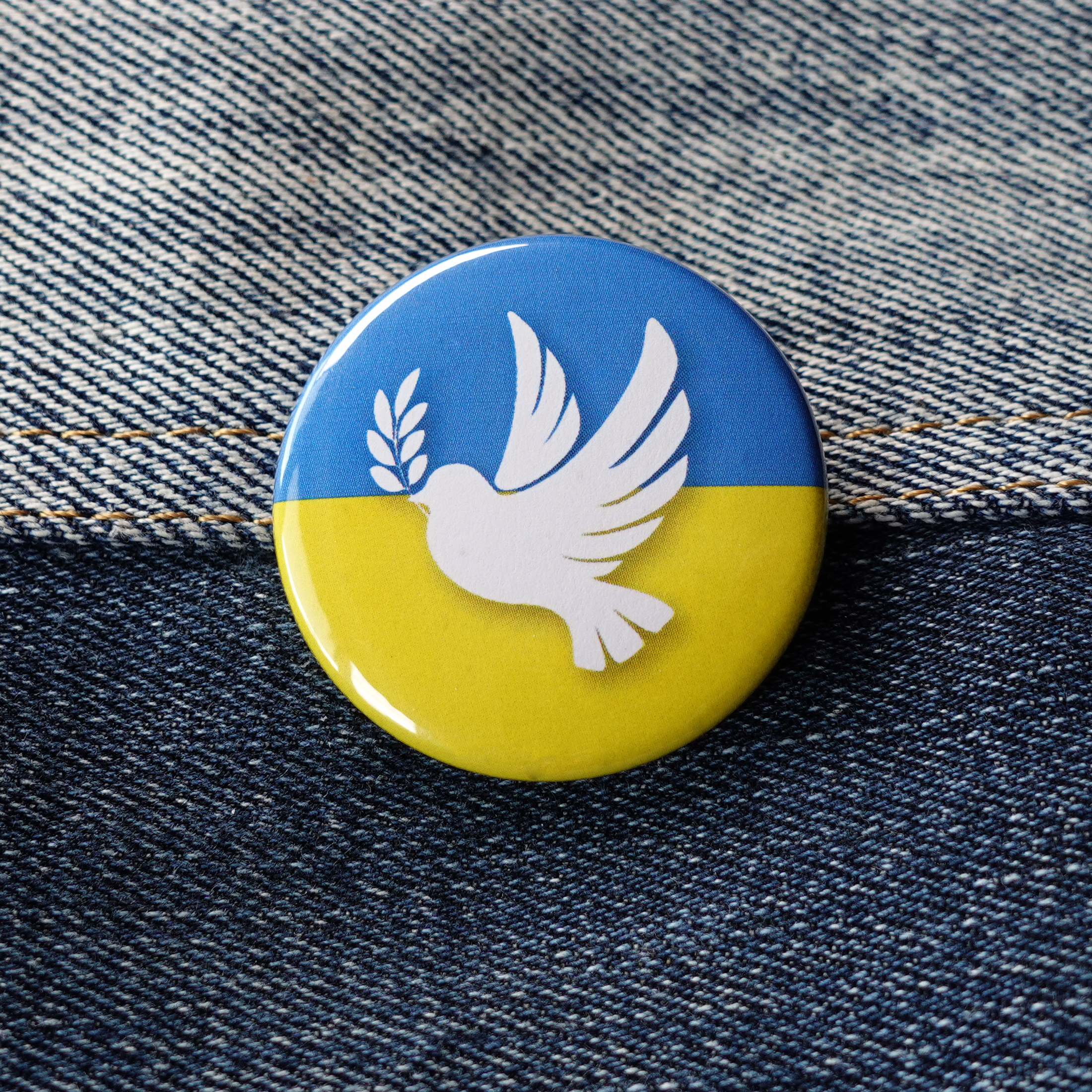 Ukraine Friedenstaube Button Anstecker