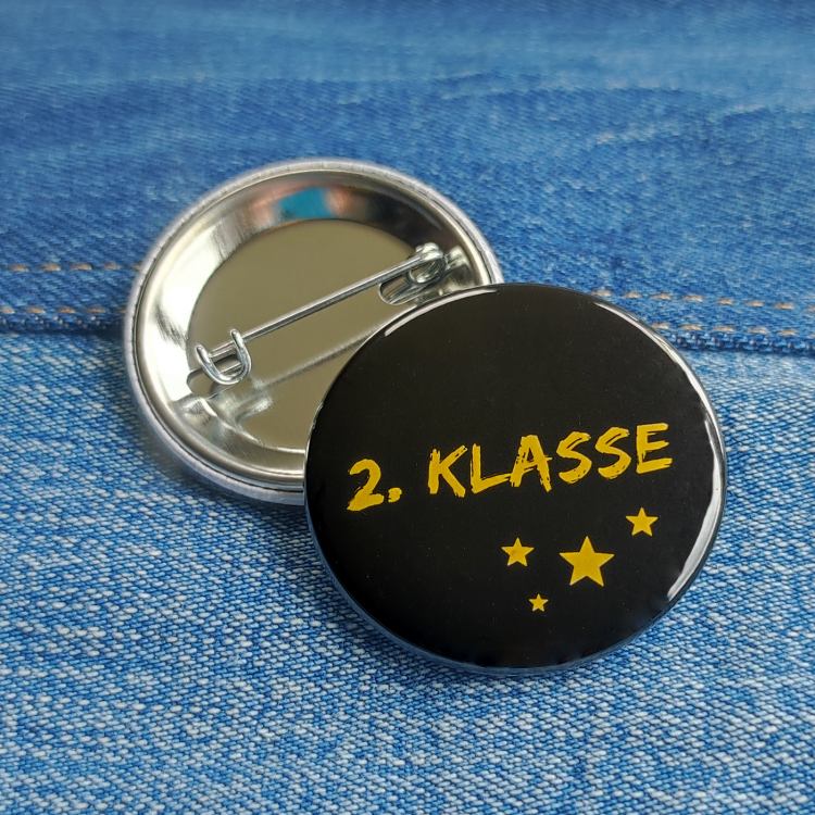 Ansteckbutton 2. Klasse/ Sternchen auf Jeans mit Rückseite